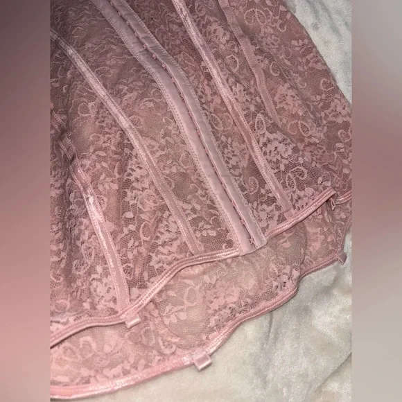 Fashion nova lace slip dress - Picture 5 of 6